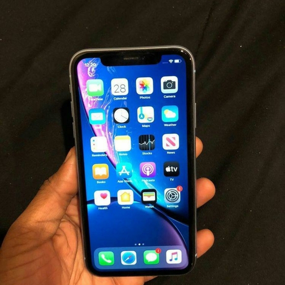 Apple IPhone XR 64 GB in Blue - Unlocked - Picture 3 of 3